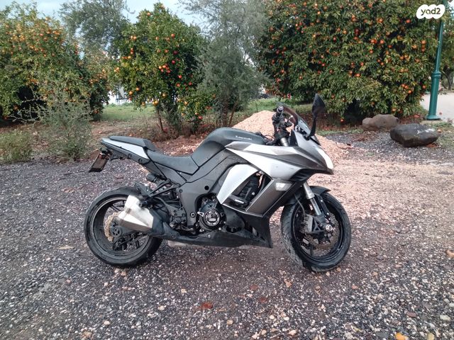 קאוואסאקי Z1000SX