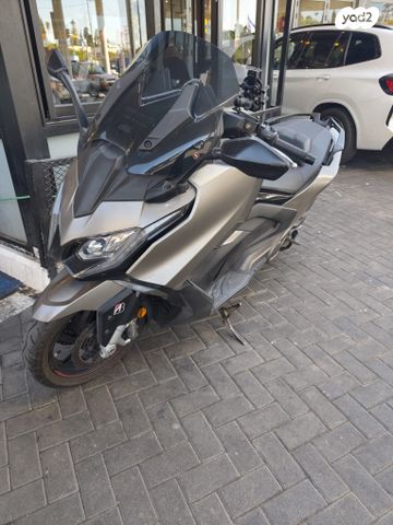 מודעת רכב קימקו AK 550