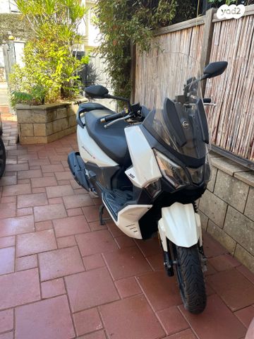 מודעת רכב סאן יאנג ג'וירייד 300 16