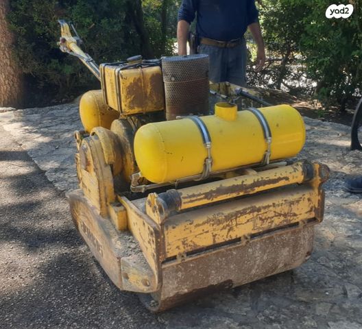 מודעת רכב מכבש