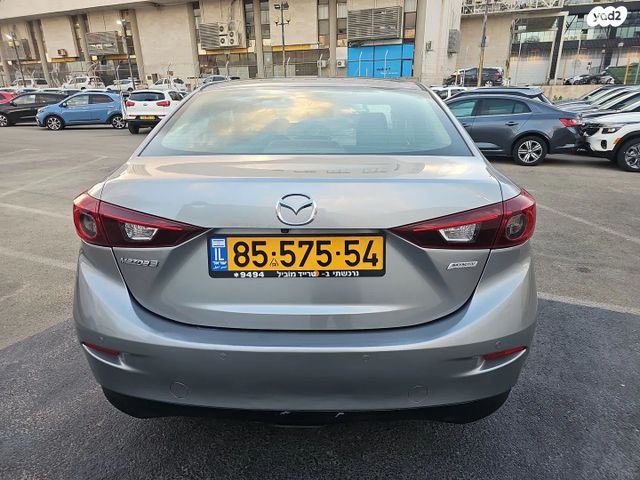 מאזדה 3