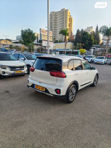 קיה נירו פלוס