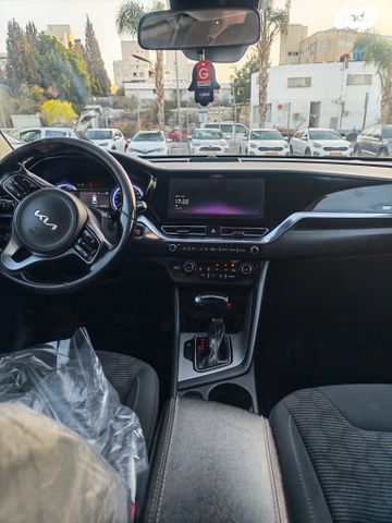 קיה נירו פלוס