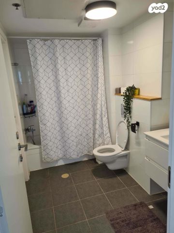 דירה, יצחק ויטנברג 4, פסגת הדר / נווה עוז הירוקה, פתח תקווה