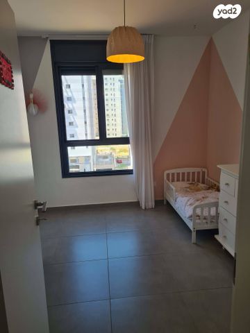 דירה, יצחק ויטנברג 4, פסגת הדר / נווה עוז הירוקה, פתח תקווה