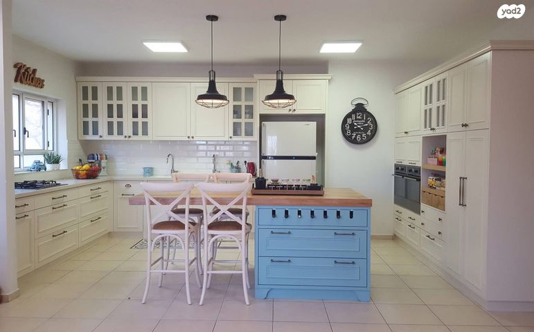 דו משפחתי, הגיתית 96, יקיר, יקיר