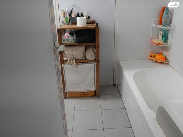 דירה, הדף היומי 7, הדס, ביתר עילית