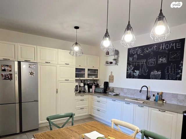 דירת גן, דוכיפת 1, סנסן, צור הדסה