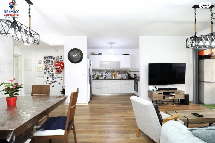 בעל שם טוב 17