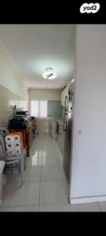 דירה, רמת הגולן 27, קרית שרת מזרח, חולון