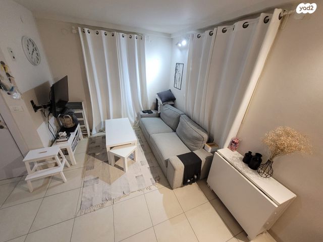 שביל המפרש 18