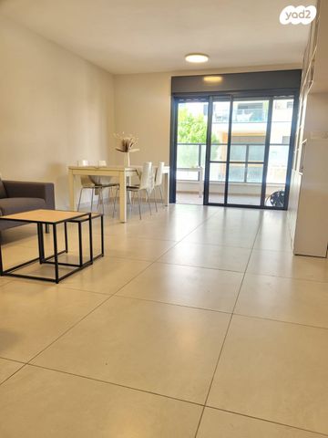 דירה, נרקיס 20, הפרחים, חריש