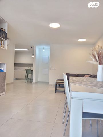 דירה, נרקיס 20, הפרחים, חריש