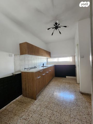 דירה, פרופס 3, נווה רם, שיכון מזרחי, רמת גן