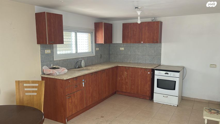 יחידת דיור, חיים נחמן ביאליק 11, שיכון א', קרית שמונה