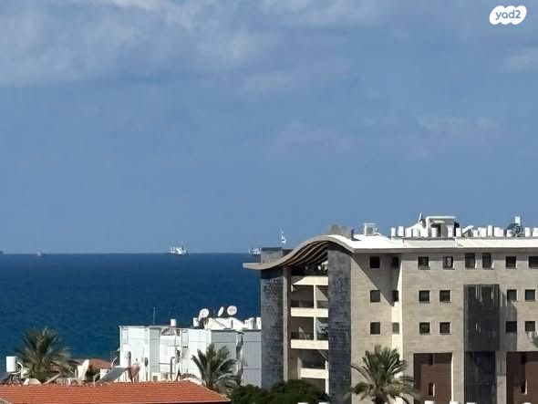 גג/ פנטהאוז, מיכ"ל, קרית ים  א', קרית ים