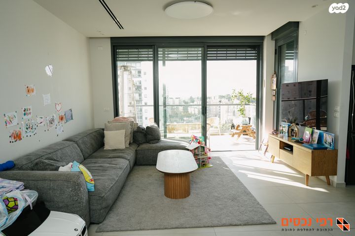 דירה, ארלוזורוב, גבעתיים