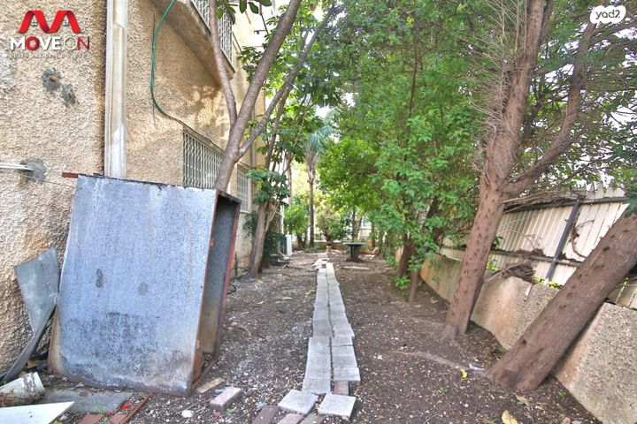 דו משפחתי, שדרות בורוכוב 39, מרכז העיר, קרית אתא