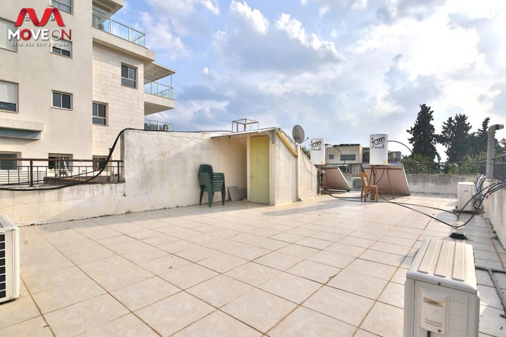 דו משפחתי, שדרות בורוכוב 39, מרכז העיר, קרית אתא