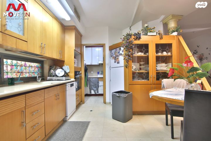 דו משפחתי, שדרות בורוכוב 39, מרכז העיר, קרית אתא