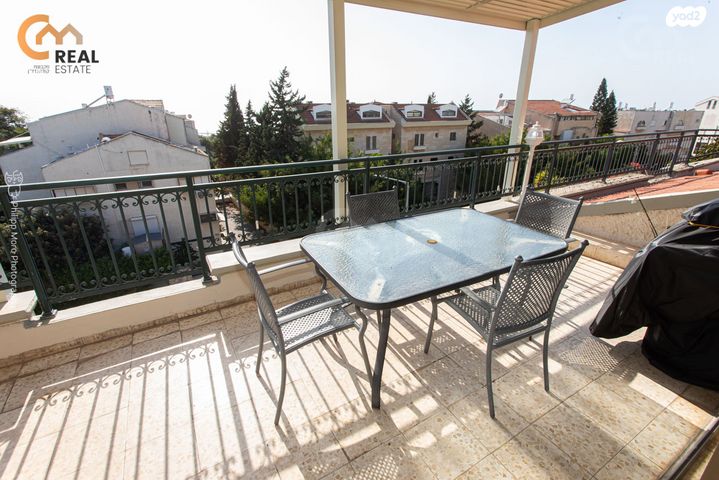 גג/ פנטהאוז, יחזקאל קויפמן, רמת גולדה, חיפה