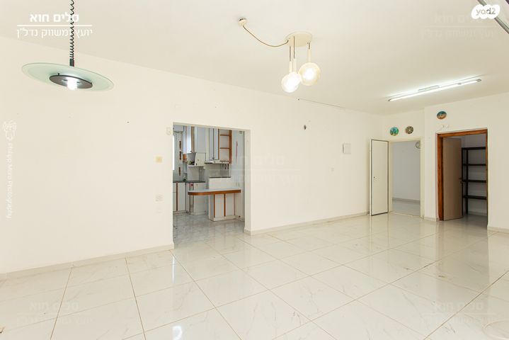 דירה, ישעיהו 15, כרמל צרפתי, חיפה