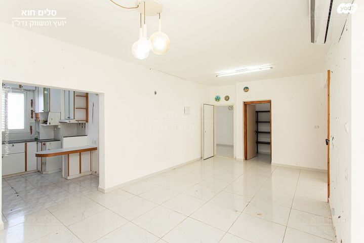 דירה, ישעיהו 15, כרמל צרפתי, חיפה