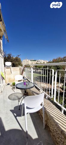 טריפלקס, יחזקאל דוד גויטיין, פסגת זאב, ירושלים