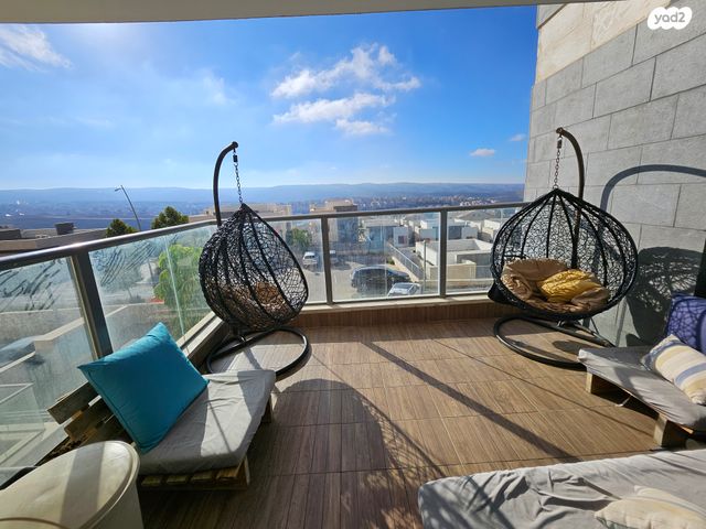 דירה, דוכיפת, צור הדסה