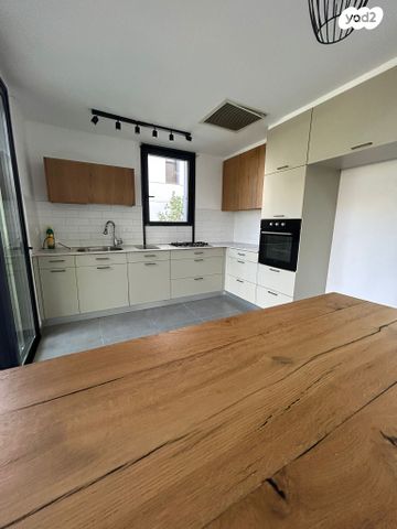 דירת גן, שלום רוזנפלד, גליל ים (מתחם הכוכבים), הרצליה