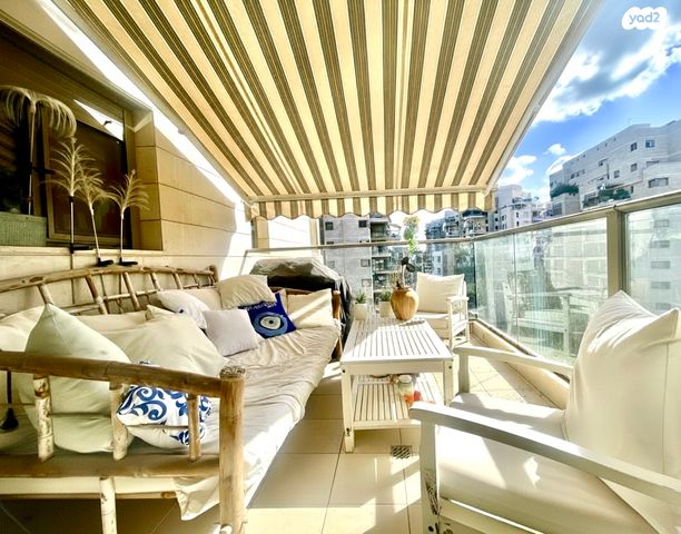 דירה, נווה גן, רמת השרון