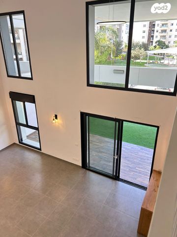 דירת גן, שלום רוזנפלד, גליל ים (מתחם הכוכבים), הרצליה