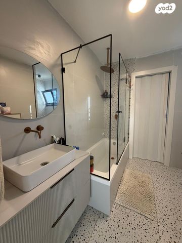 דו משפחתי, בית אריה / עופרים