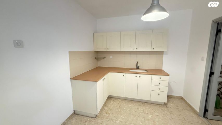 ד"ר יהודה פרח 