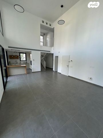 דירת גן, שלום רוזנפלד, גליל ים (מתחם הכוכבים), הרצליה