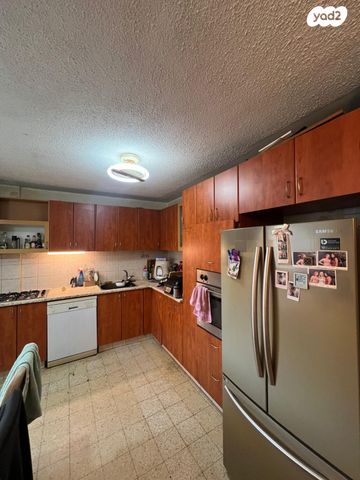 דירה, דקר, קרית שרת מערב, חולון