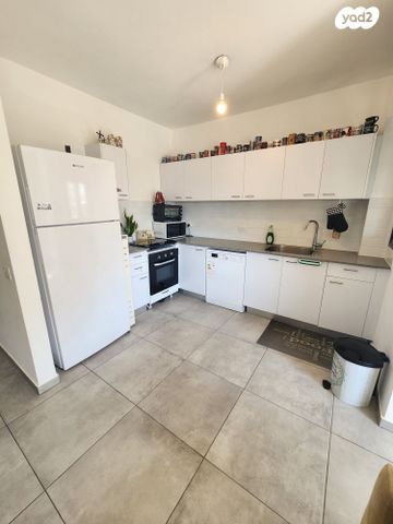 דירה, אבני חן, חריש