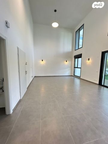 דירת גן, שלום רוזנפלד 3, גליל ים (מתחם הכוכבים), הרצליה