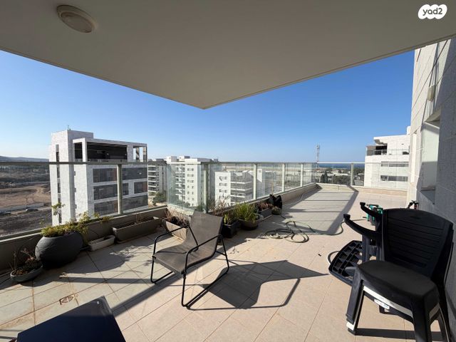 גג/ פנטהאוז, היסעור, החותרים, טירת כרמל