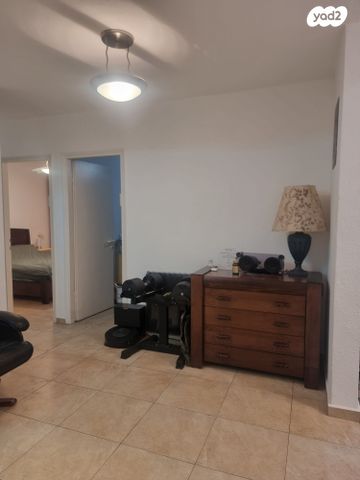 דירה, יוסף סרלין 11, נווה ברבור, כפר שלם מערב, תל אביב יפו