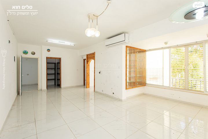 דירה, ישעיהו 15, כרמל צרפתי, חיפה