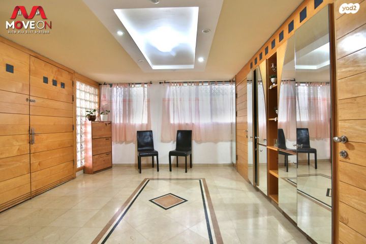 דו משפחתי, שדרות בורוכוב 39, מרכז העיר, קרית אתא