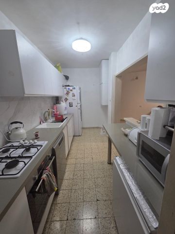 דירה, המייסדים, מרכז העיר, קרית אתא