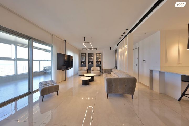 גג/ פנטהאוז, ש"י עגנון, משכנות האומנים, קרית מוצקין