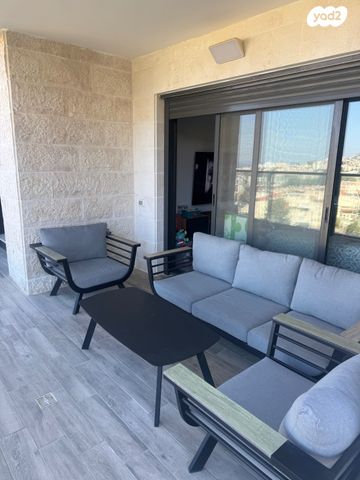 דירה, יהורם גאון, גבעת זמר, חיפה