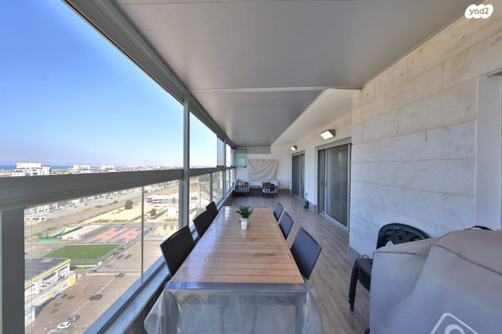 גג/ פנטהאוז, ש"י עגנון, משכנות האומנים, קרית מוצקין