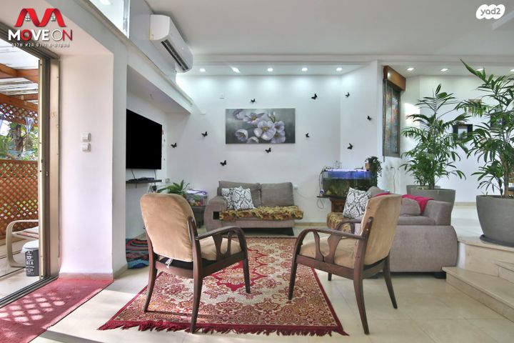 דו משפחתי, שדרות בורוכוב 39, מרכז העיר, קרית אתא