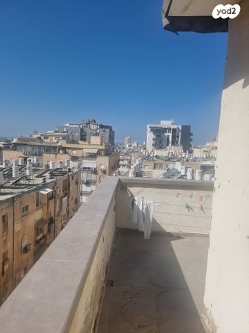 גג/ פנטהאוז, משה שרת, לב העיר, בת ים