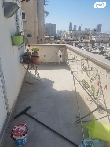 גג/ פנטהאוז, משה שרת, לב העיר, בת ים