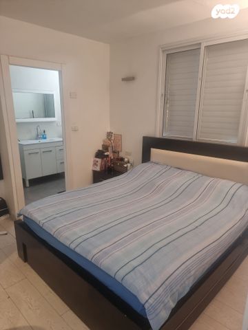 גג/ פנטהאוז, משה שרת, לב העיר, בת ים